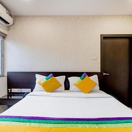 Itsy Hotels Neeranand Plaza Calcutta Exteriör bild