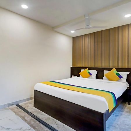 Itsy Hotels Neeranand Plaza Calcutta Exteriör bild