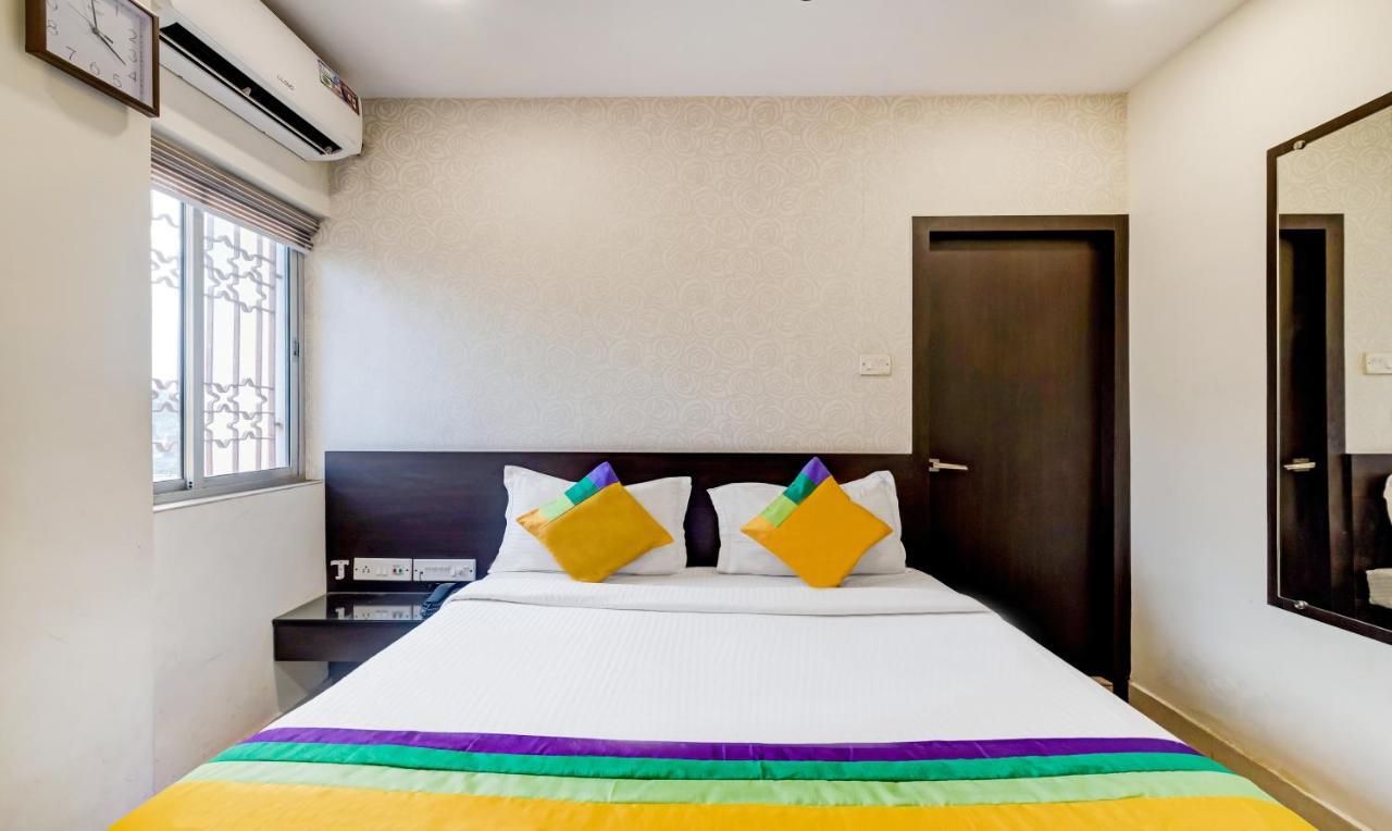Itsy Hotels Neeranand Plaza Calcutta Exteriör bild