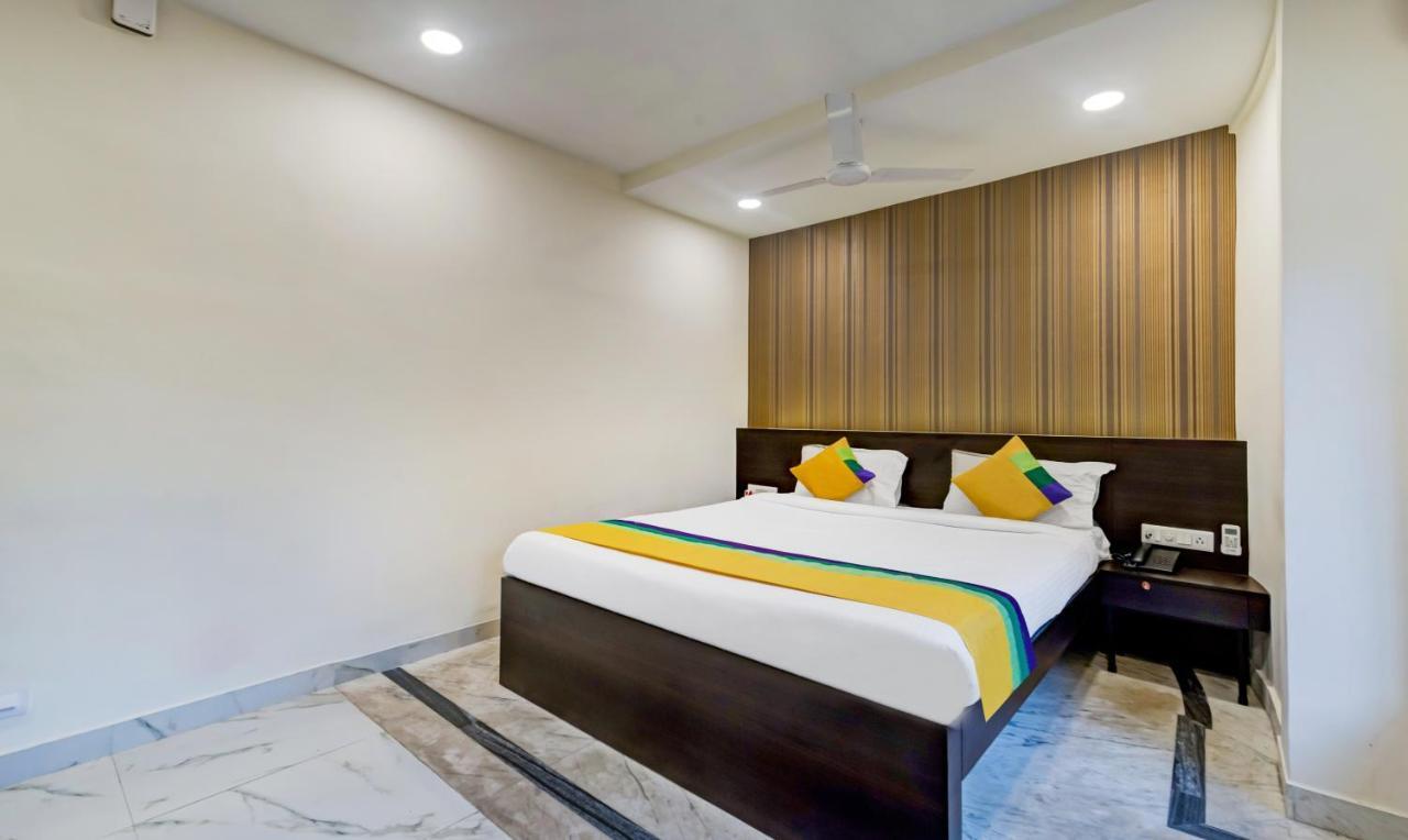 Itsy Hotels Neeranand Plaza Calcutta Exteriör bild