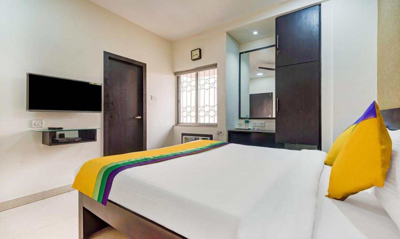 Itsy Hotels Neeranand Plaza Calcutta Exteriör bild